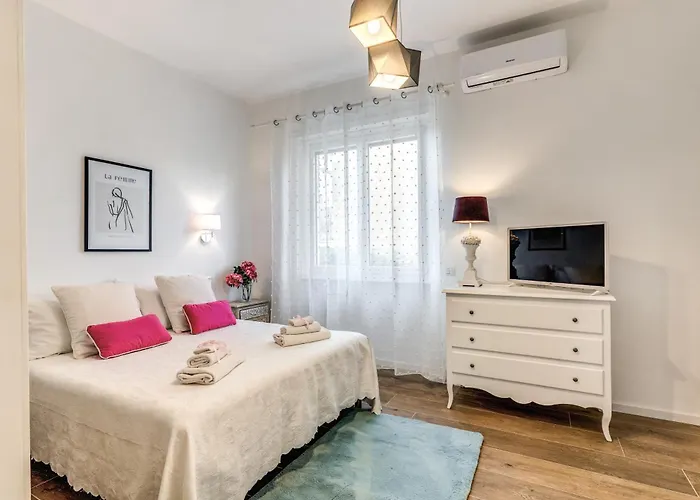 Maison Rosy 3*